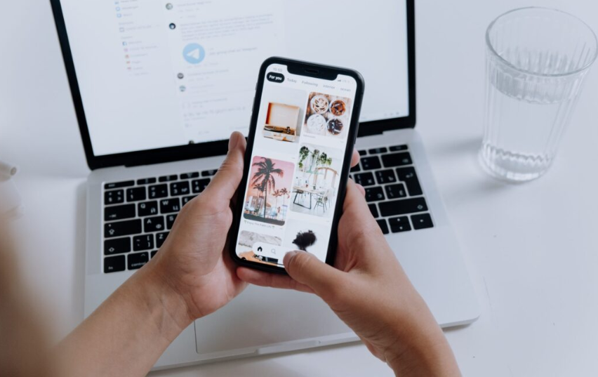IT Department Manages WhatsApp Page and Telegram Download for Technical Support and Updates